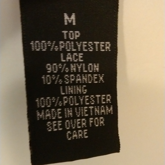 A. Byer sleeveless, ruffled, red, and lace blouse - Picture 4 of 5